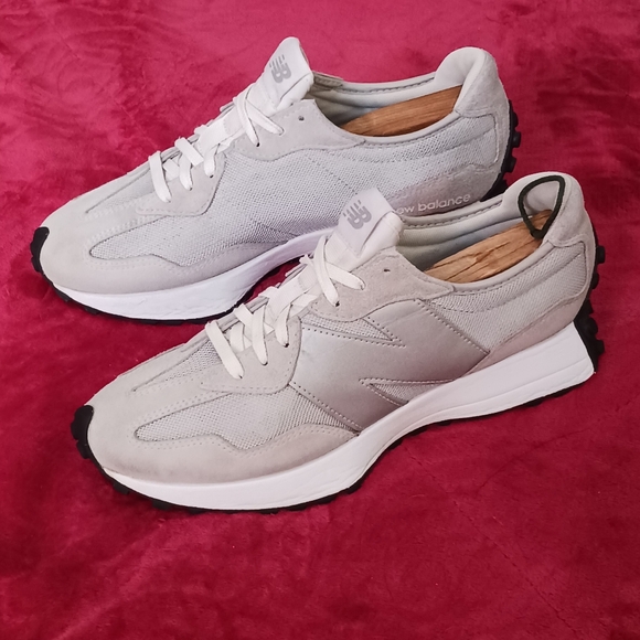 New Balance 327 Streetwear/Lifestyle/Athletic Shoes Size 9.5 Men/11 Women - Picture 3 of 10